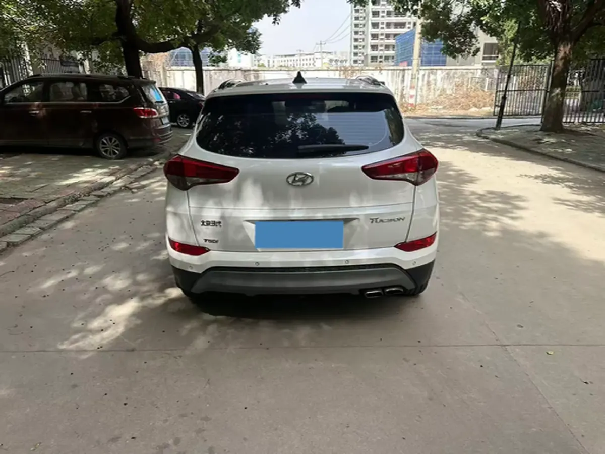 2015 Hyundai Tucson 1.6T 177HP L4 7DCT,autocango,china used car exporter,china ev exporter,chinese used car exporter,chinese used ev exporter