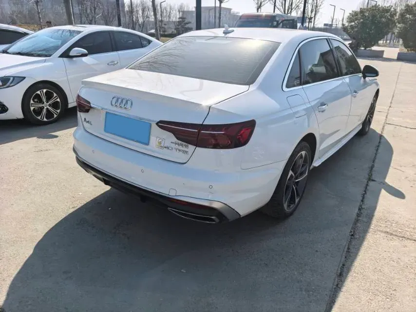 2022 Audi A4L 2.0T 190HP L4 7DCT,autocango,china used car exporter,china ev exporter,chinese used car exporter,chinese used ev exporter