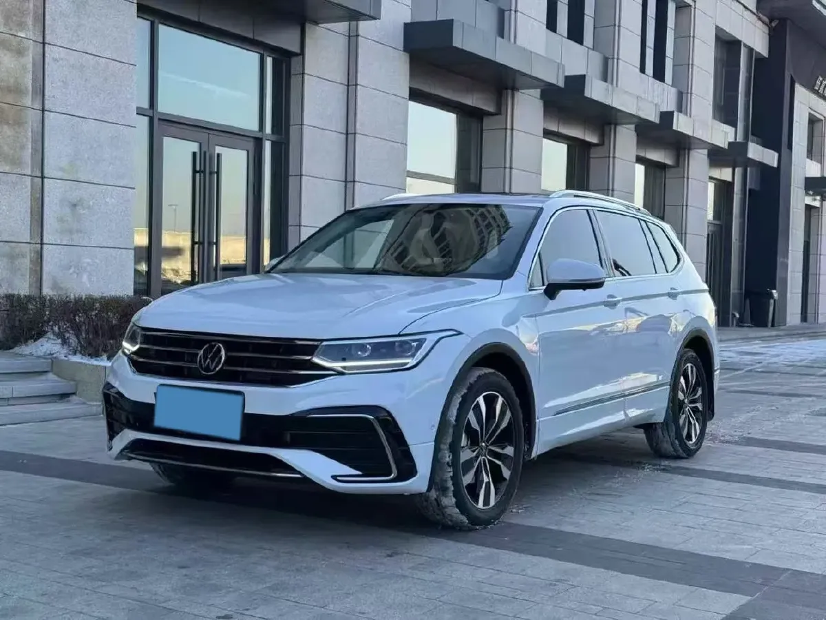 2025 Volkswagen Tiguan L 2.0T 186HP L4 7DCT,autocango,china used car exporter,china ev exporter,chinese used car exporter,chinese used ev exporter