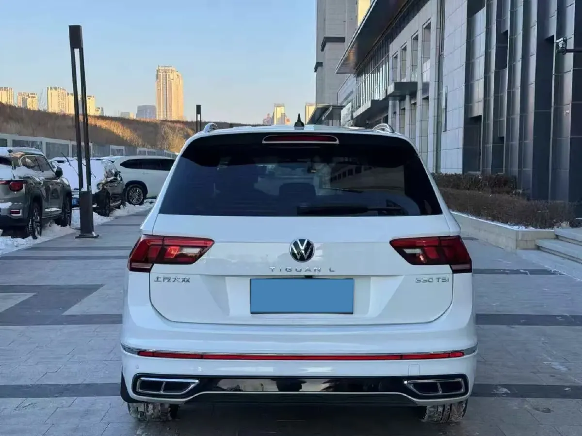 2025 Volkswagen Tiguan L 2.0T 186HP L4 7DCT,autocango,china used car exporter,china ev exporter,chinese used car exporter,chinese used ev exporter