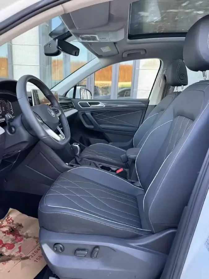 2025 Volkswagen Tiguan L 2.0T 186HP L4 7DCT,autocango,china used car exporter,china ev exporter,chinese used car exporter,chinese used ev exporter