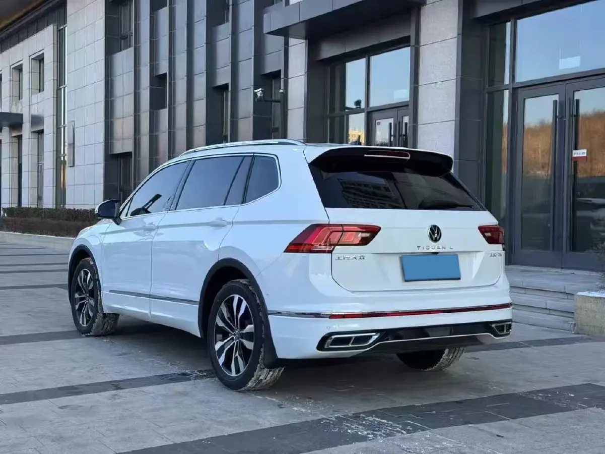 2025 Volkswagen Tiguan L 2.0T 186HP L4 7DCT,autocango,china used car exporter,china ev exporter,chinese used car exporter,chinese used ev exporter