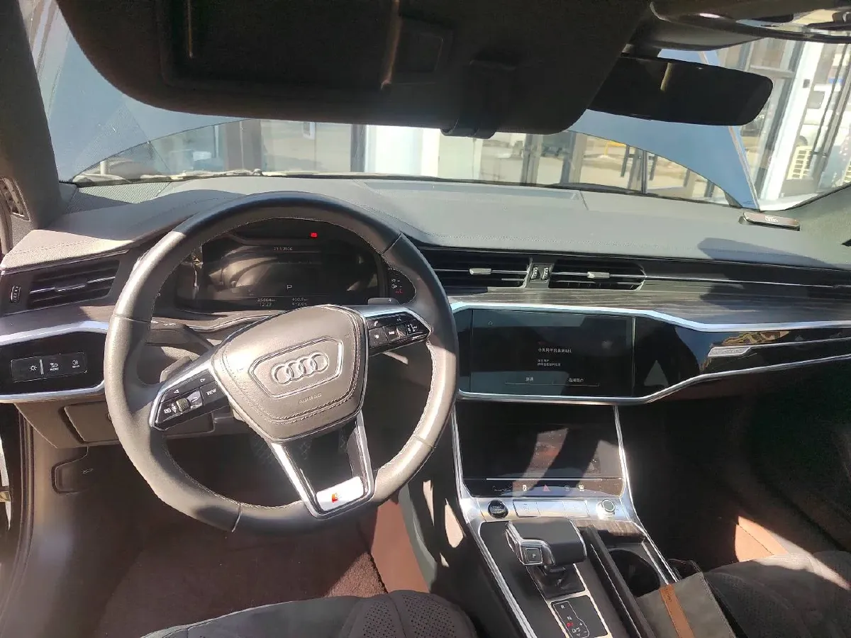 2024 Audi A6L 2.0T 245HP L4 7DCT,autocango,china used car exporter,china ev exporter,chinese used car exporter,chinese used ev exporter