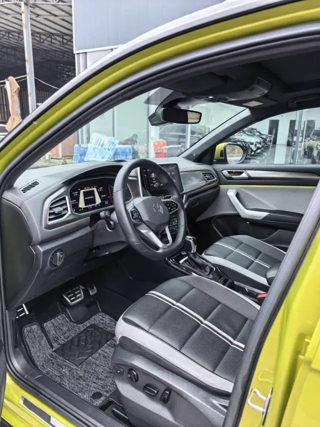 2023 Volkswagen T-Roc 1.5T 160HP L4 7DCT,autocango,china used car exporter,china ev exporter,chinese used car exporter,chinese used ev exporter