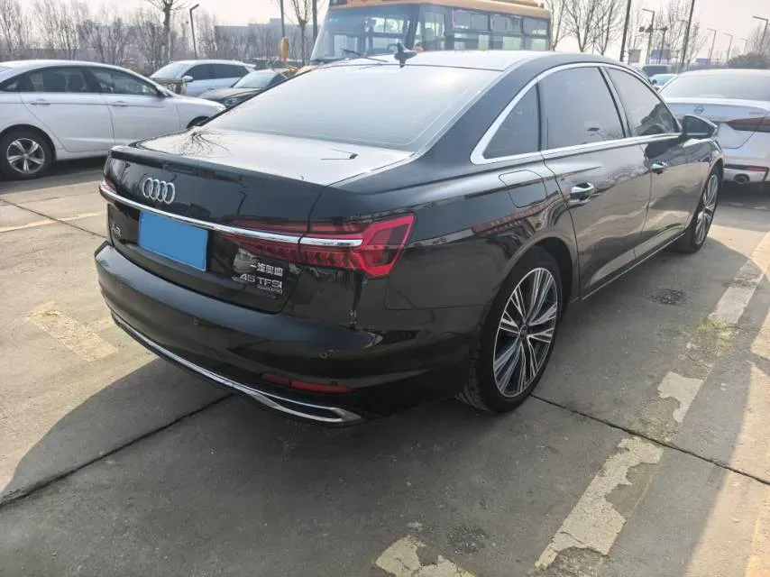 2024 Audi A6L 2.0T 245HP L4 7DCT,autocango,china used car exporter,china ev exporter,chinese used car exporter,chinese used ev exporter
