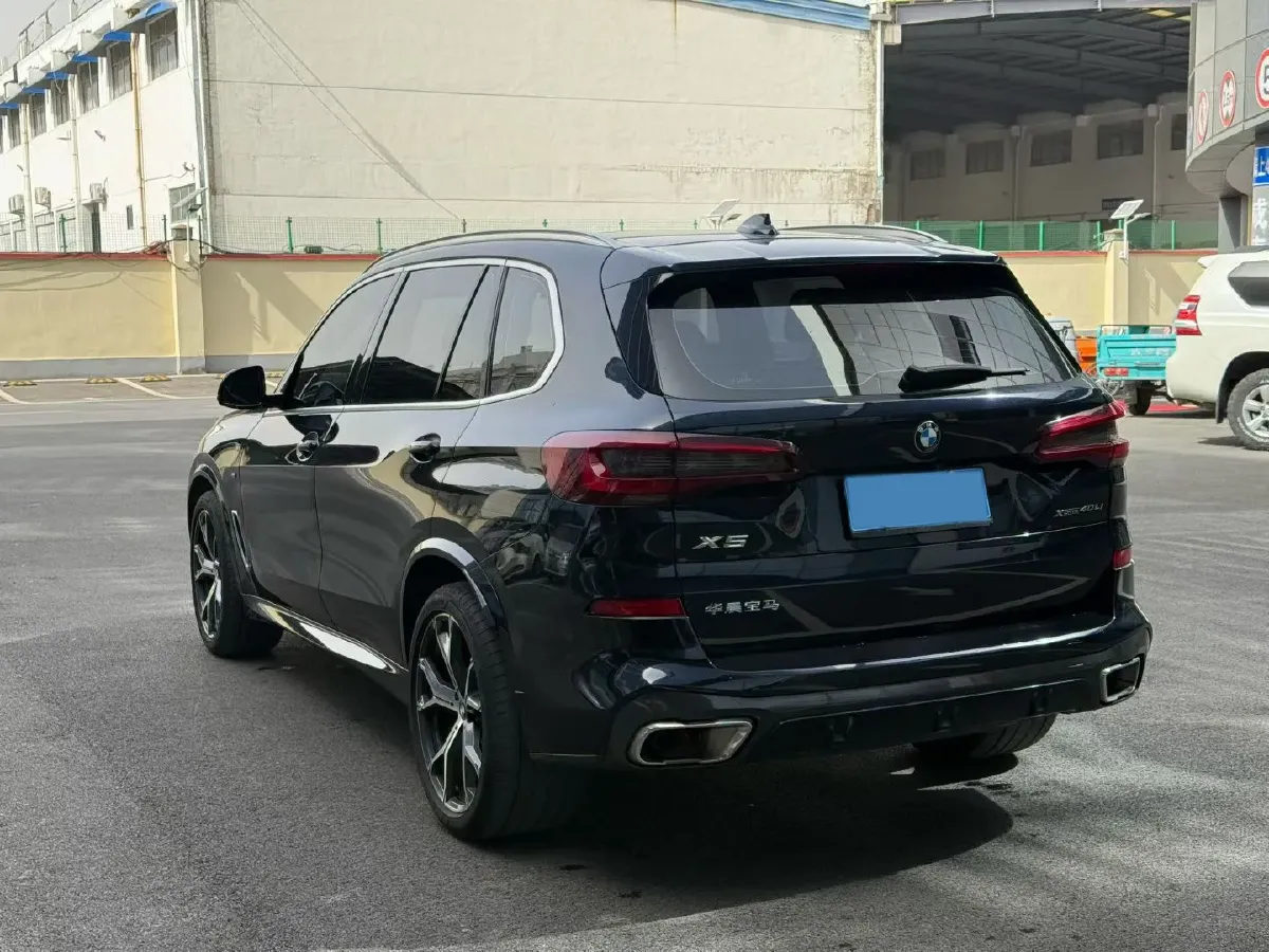2022 BMW X5 3.0T 333HP L6 8AT,autocango,china used car exporter,china ev exporter,chinese used car exporter,chinese used ev exporter