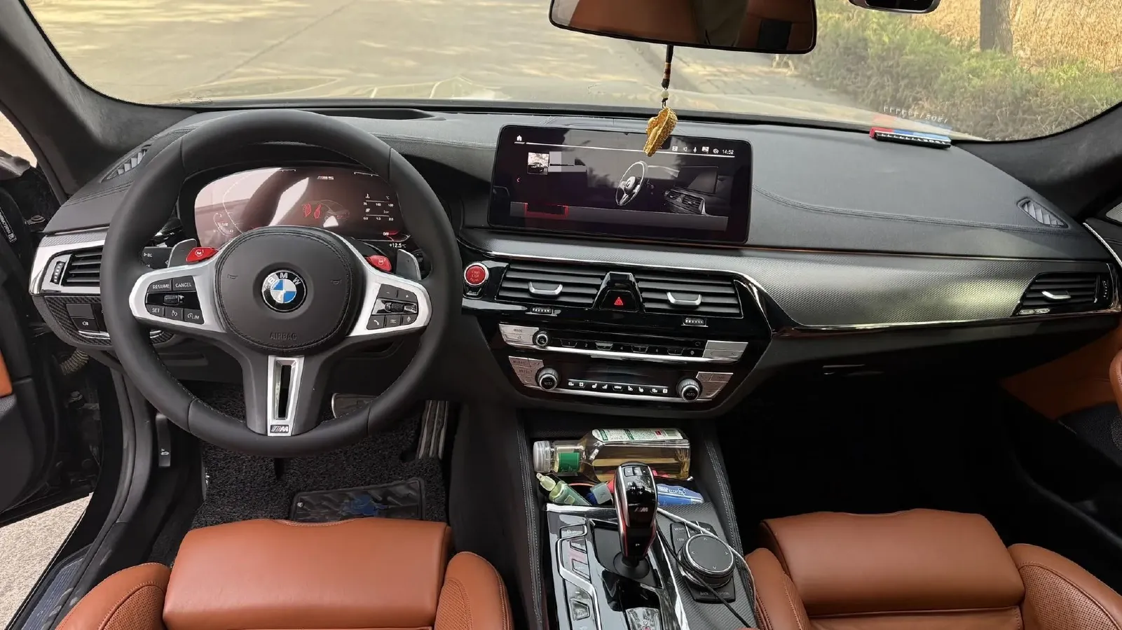 2021 BMW M5 4.4T 600HP V8 8AT,autocango,china used car exporter,china ev exporter,chinese used car exporter,chinese used ev exporter