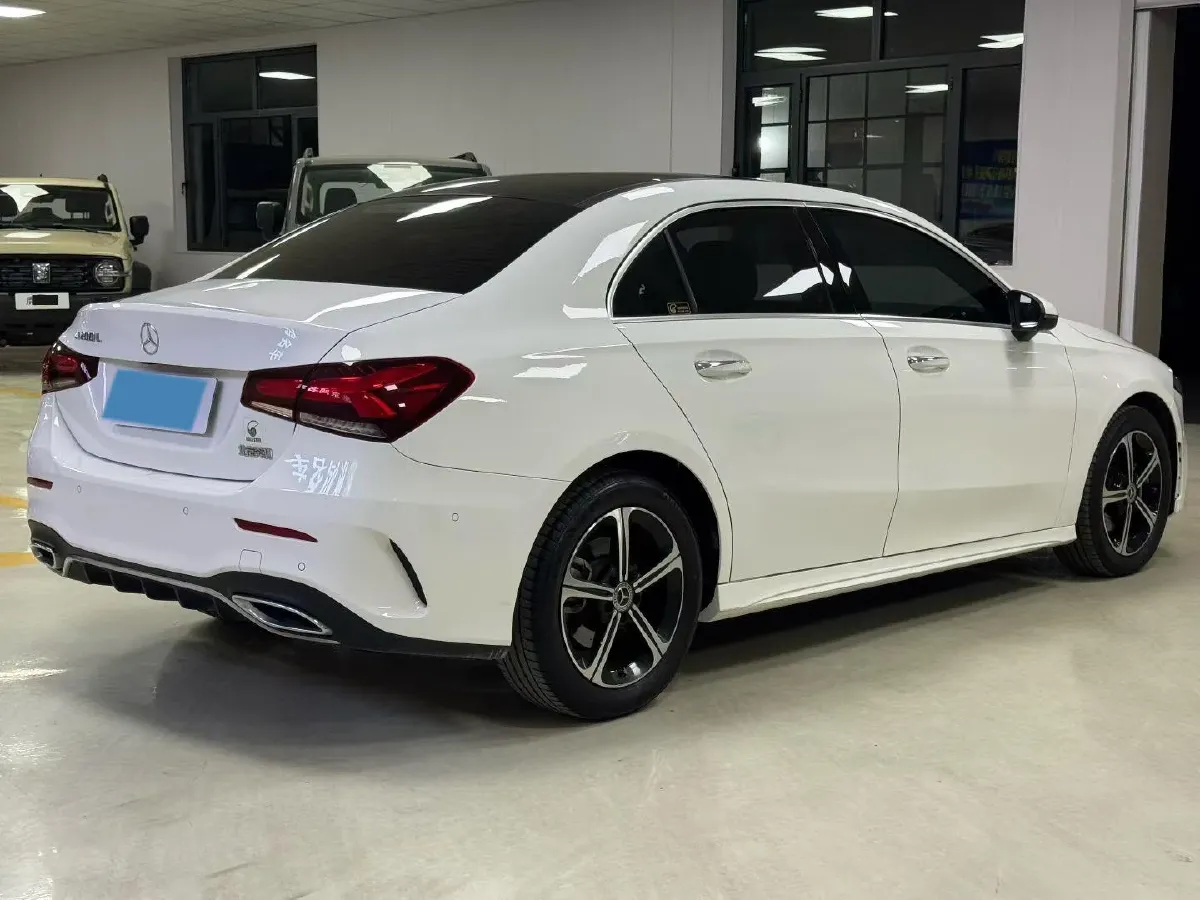 2023 Mercedes-Benz A Class 1.3T 163HP L4 7DCT,autocango,china used car exporter,china ev exporter,chinese used car exporter,chinese used ev exporter