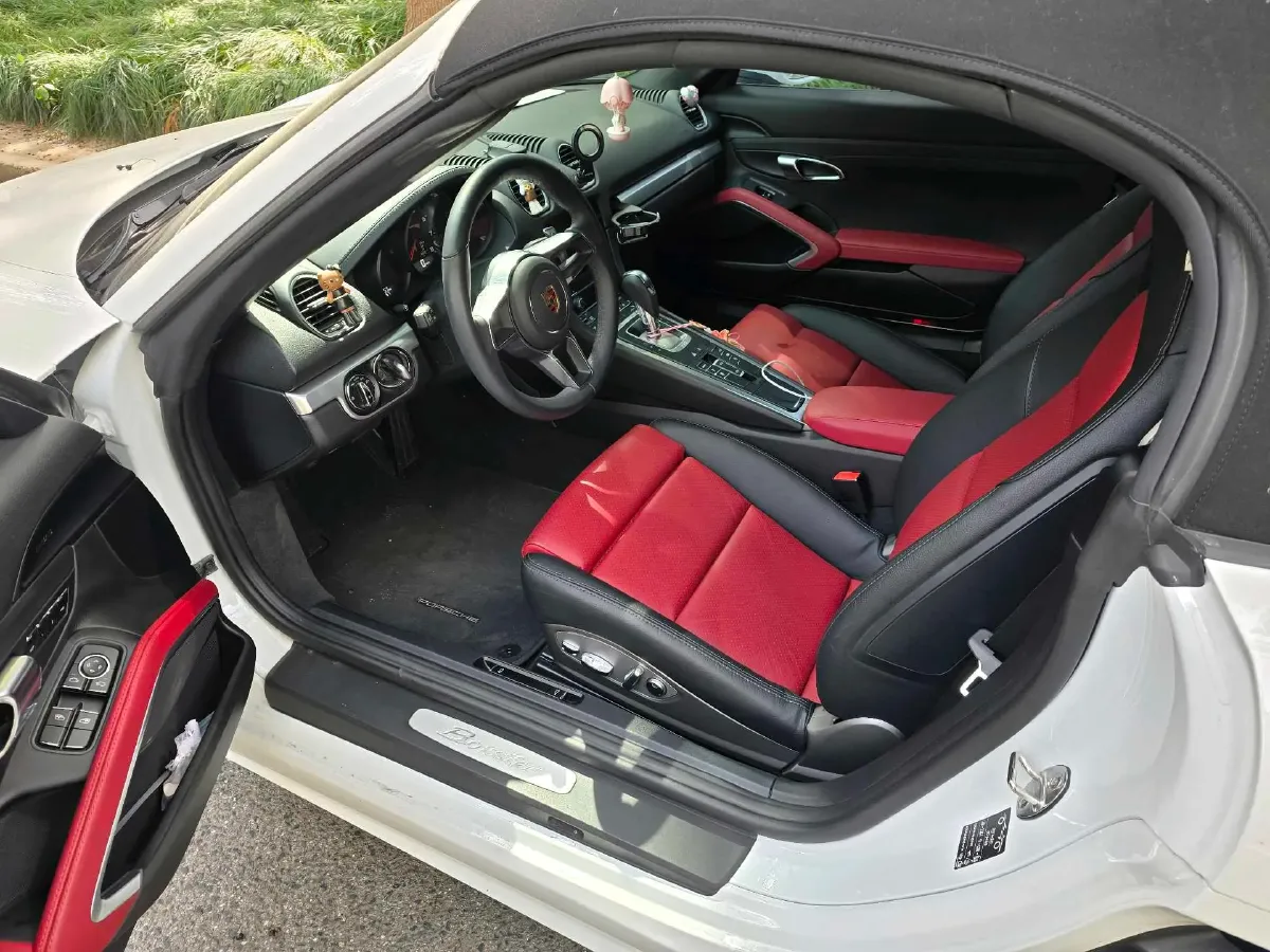 2022 Porsche 718 2.0T 250HP H4 7DCT,autocango,china used car exporter,china ev exporter,chinese used car exporter,chinese used ev exporter