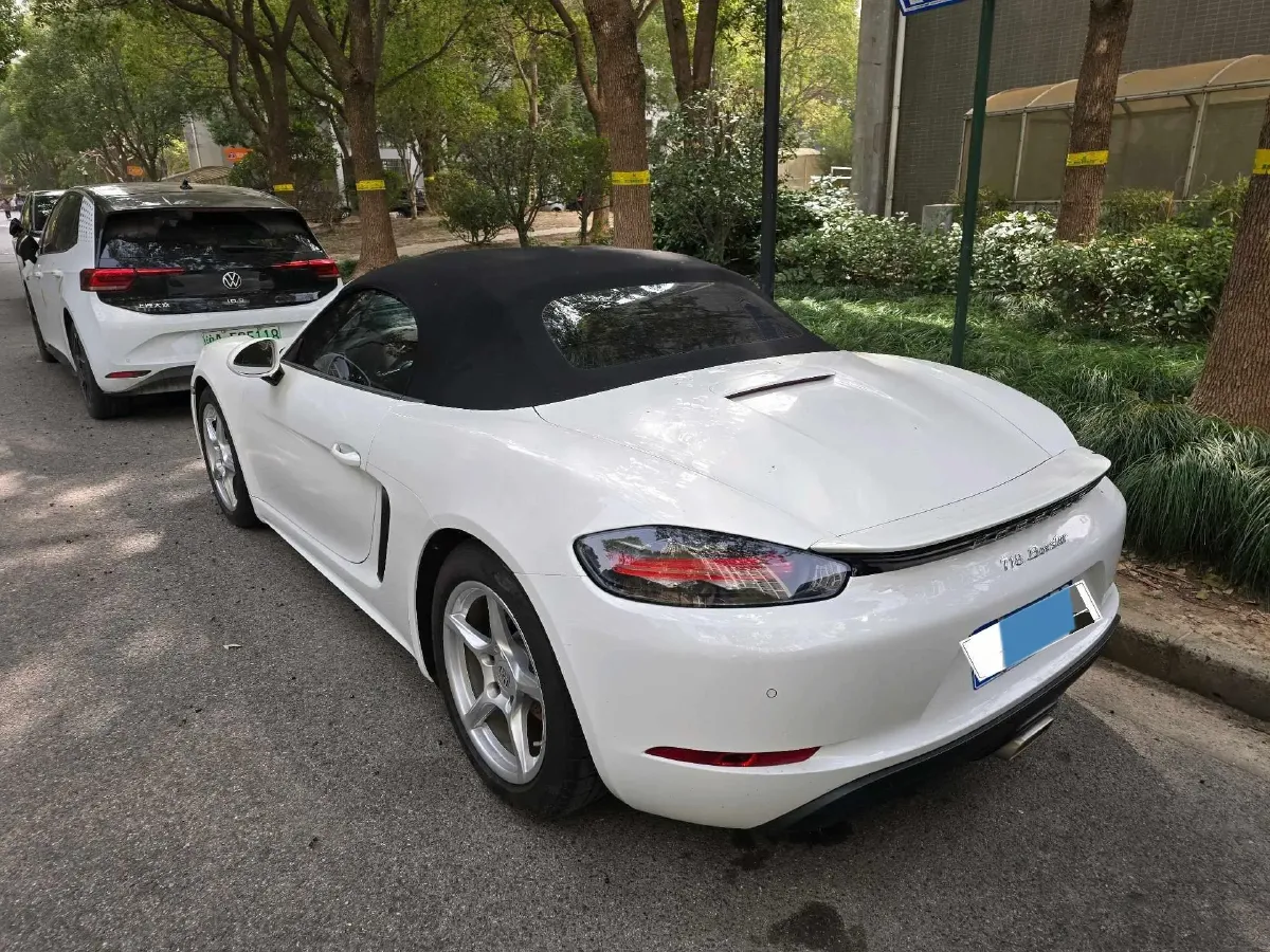 2022 Porsche 718 2.0T 250HP H4 7DCT,autocango,china used car exporter,china ev exporter,chinese used car exporter,chinese used ev exporter