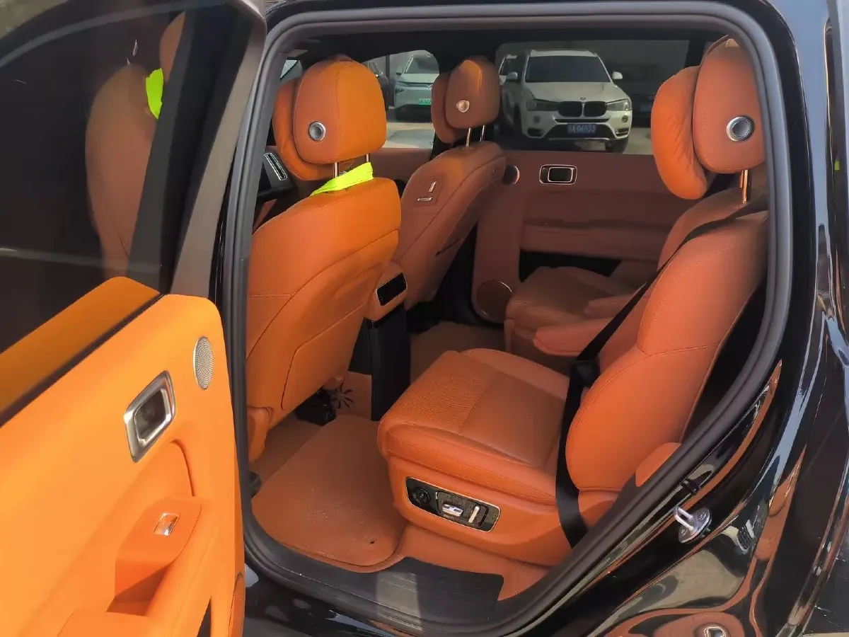 2024 Land Rover Range Rover Evoque 1.5T 200HP L3 8AT PHEV 15.5KWH,autocango,china used car exporter,china ev exporter,chinese used car exporter,chinese used ev exporter