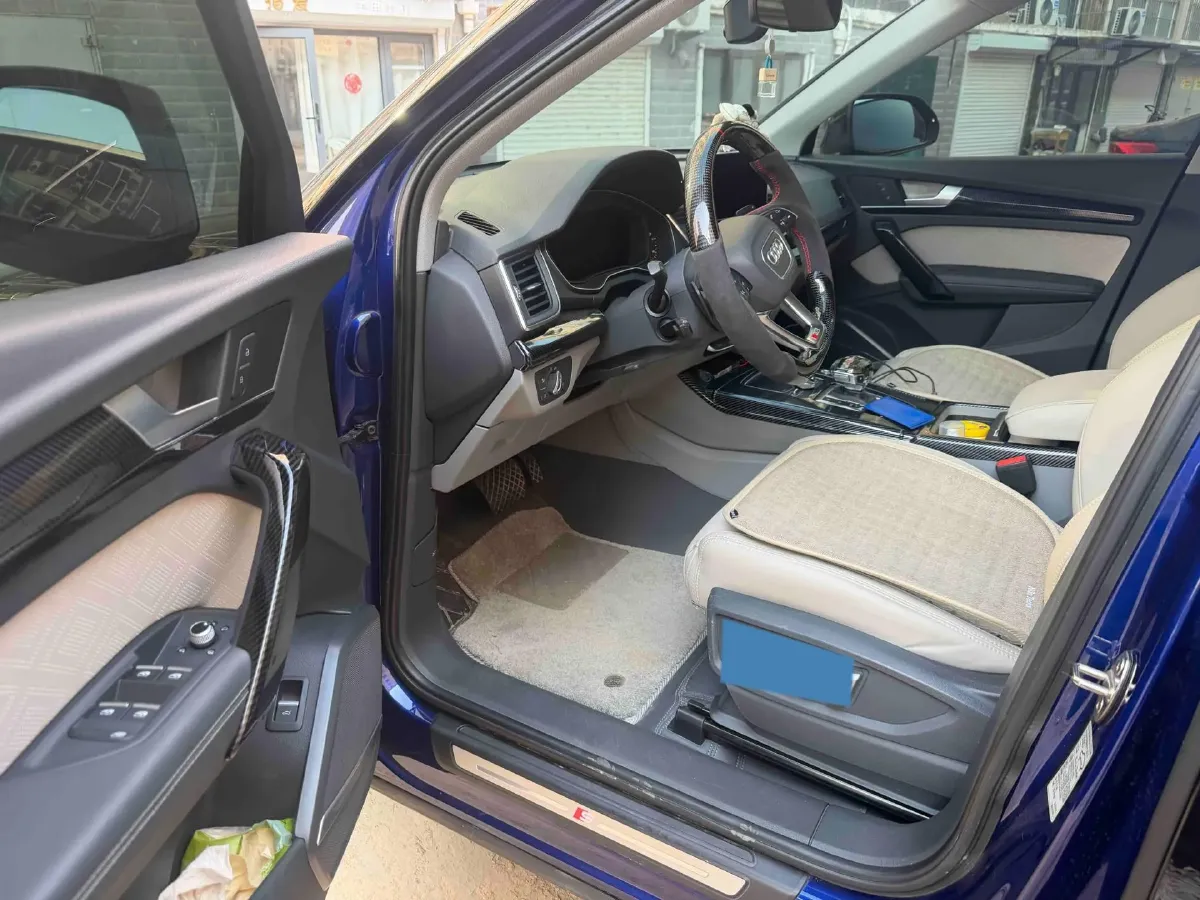 2020 Audi Q5L 2.0T 190HP L4 7DCT,autocango,china used car exporter,china ev exporter,chinese used car exporter,chinese used ev exporter