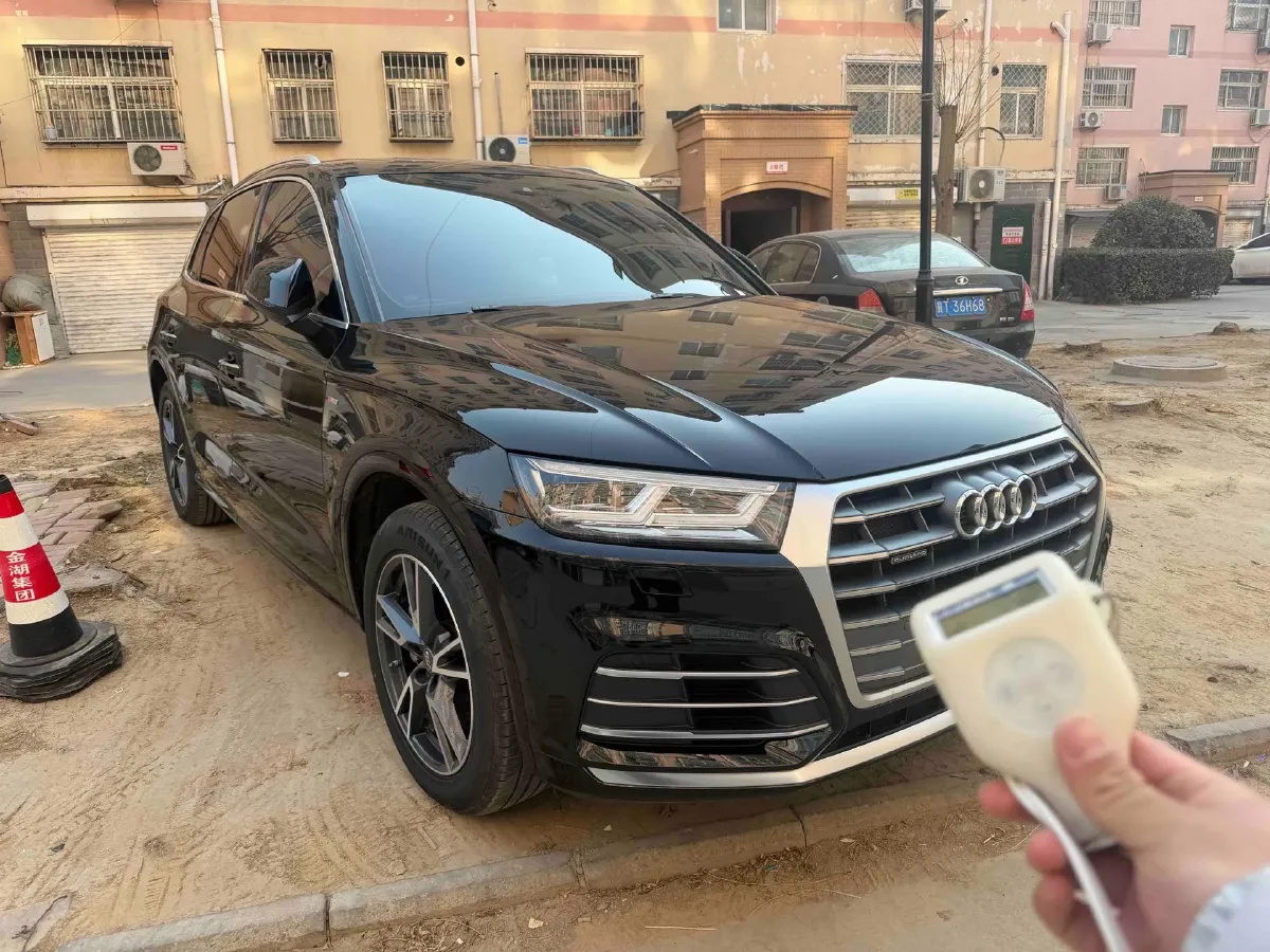 2020 Audi Q5L 2.0T 190HP L4 7DCT,autocango,china used car exporter,china ev exporter,chinese used car exporter,chinese used ev exporter