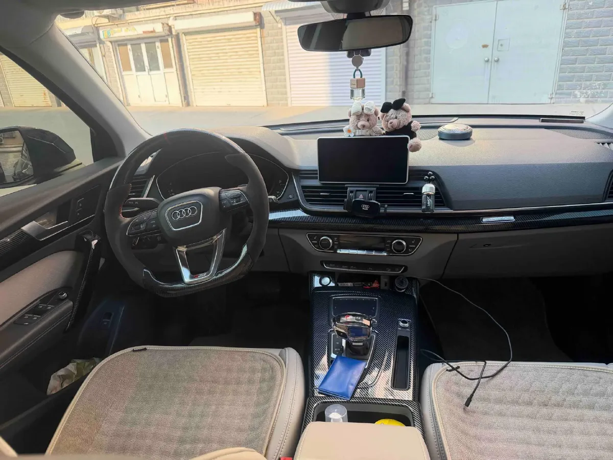 2020 Audi Q5L 2.0T 190HP L4 7DCT,autocango,china used car exporter,china ev exporter,chinese used car exporter,chinese used ev exporter