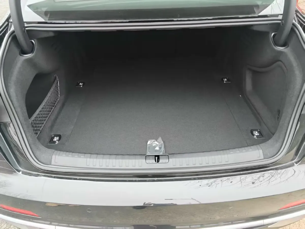 2026 Audi A6L 2.0T 245HP L4 7DCT,autocango,china used car exporter,china ev exporter,chinese used car exporter,chinese used ev exporter