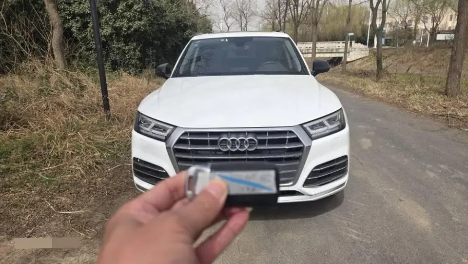 2020 Audi Q5L 2.0T 190HP L4 7DCT,autocango,china used car exporter,china ev exporter,chinese used car exporter,chinese used ev exporter