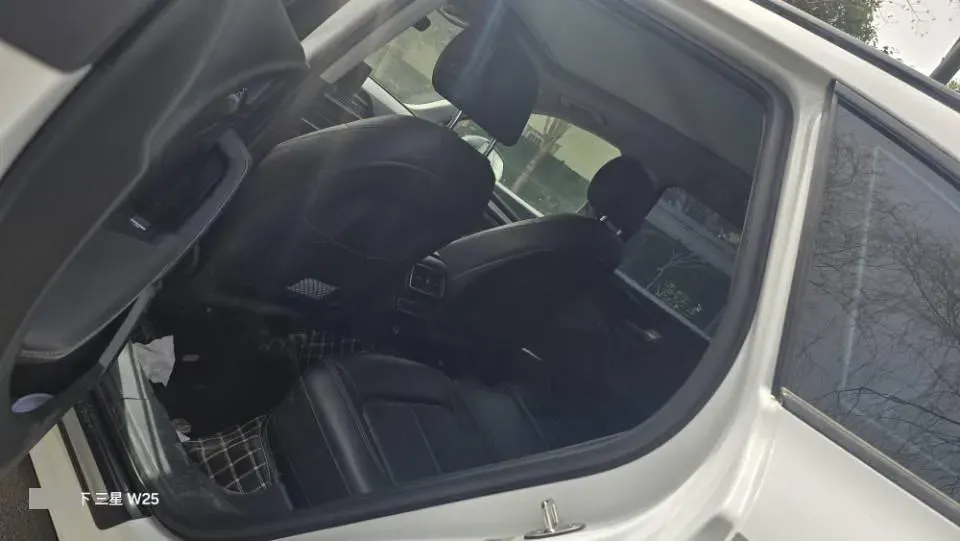 2020 Audi Q5L 2.0T 190HP L4 7DCT,autocango,china used car exporter,china ev exporter,chinese used car exporter,chinese used ev exporter