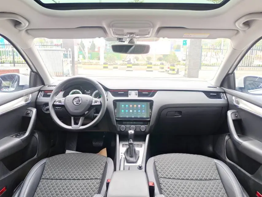 2019 Skoda Octavia 1.2T 116HP L4 7DCT,autocango,china used car exporter,china ev exporter,chinese used car exporter,chinese used ev exporter