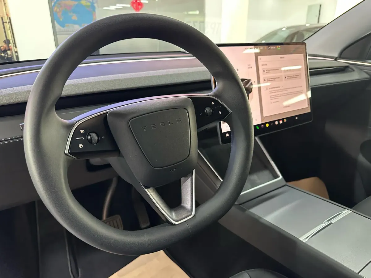 2025 Tesla Model Y BEV 78.4KWH,autocango,china used car exporter,china ev exporter,chinese used car exporter,chinese used ev exporter