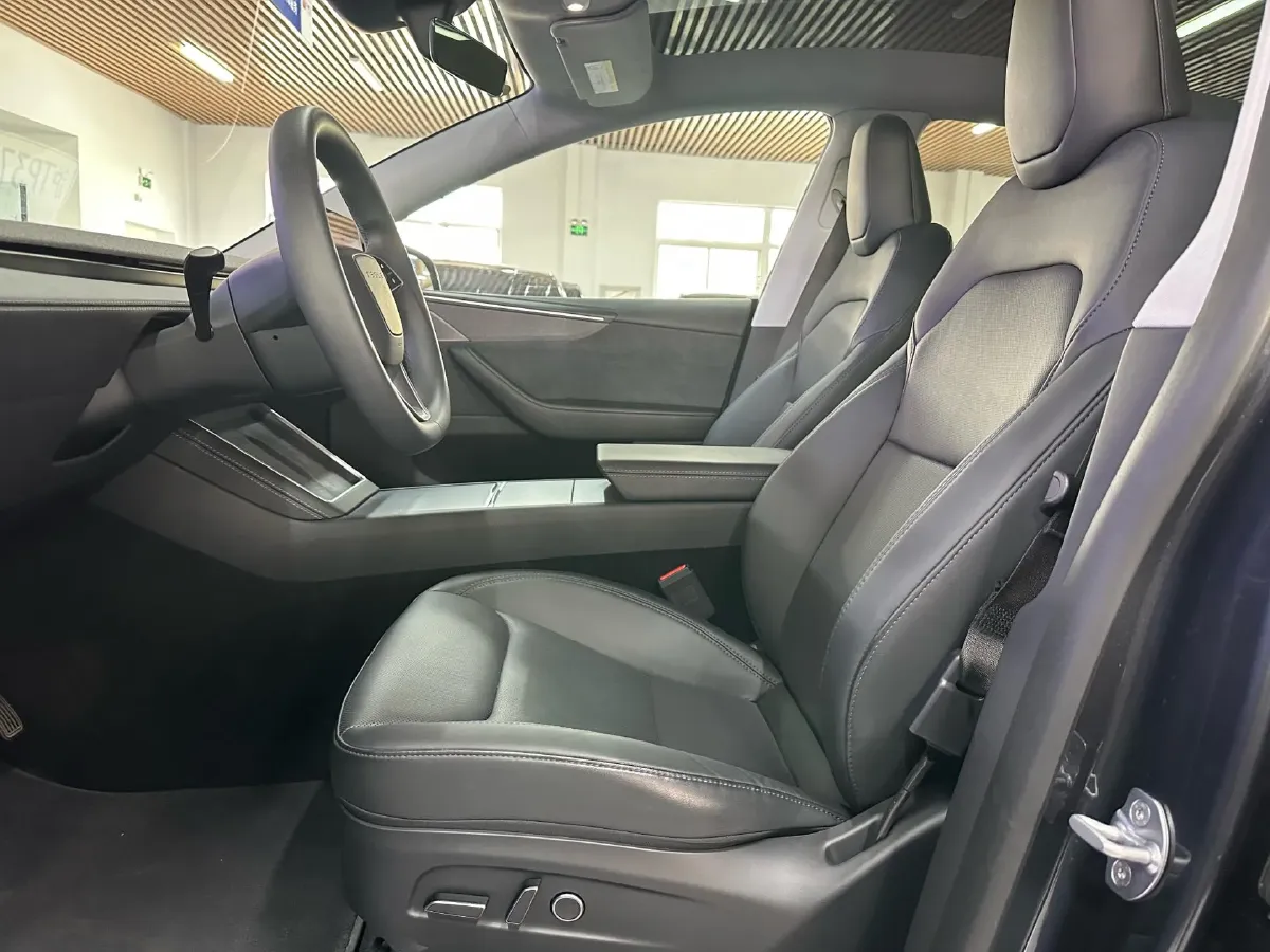 2025 Tesla Model Y BEV 78.4KWH,autocango,china used car exporter,china ev exporter,chinese used car exporter,chinese used ev exporter