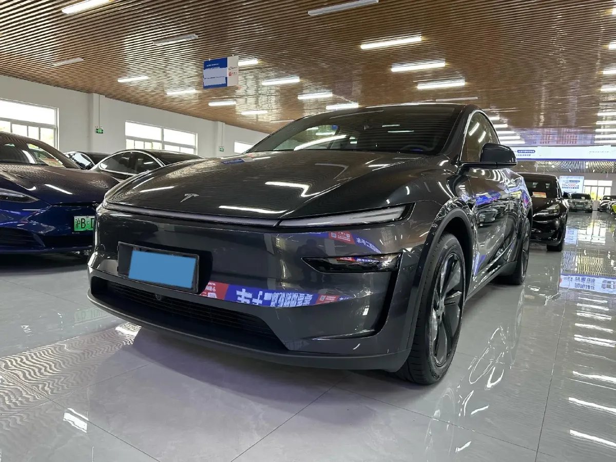 2025 Tesla Model Y BEV 78.4KWH,autocango,china used car exporter,china ev exporter,chinese used car exporter,chinese used ev exporter