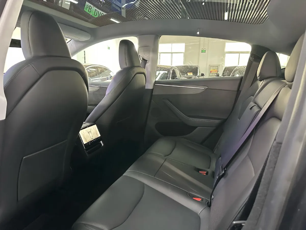 2025 Tesla Model Y BEV 78.4KWH,autocango,china used car exporter,china ev exporter,chinese used car exporter,chinese used ev exporter