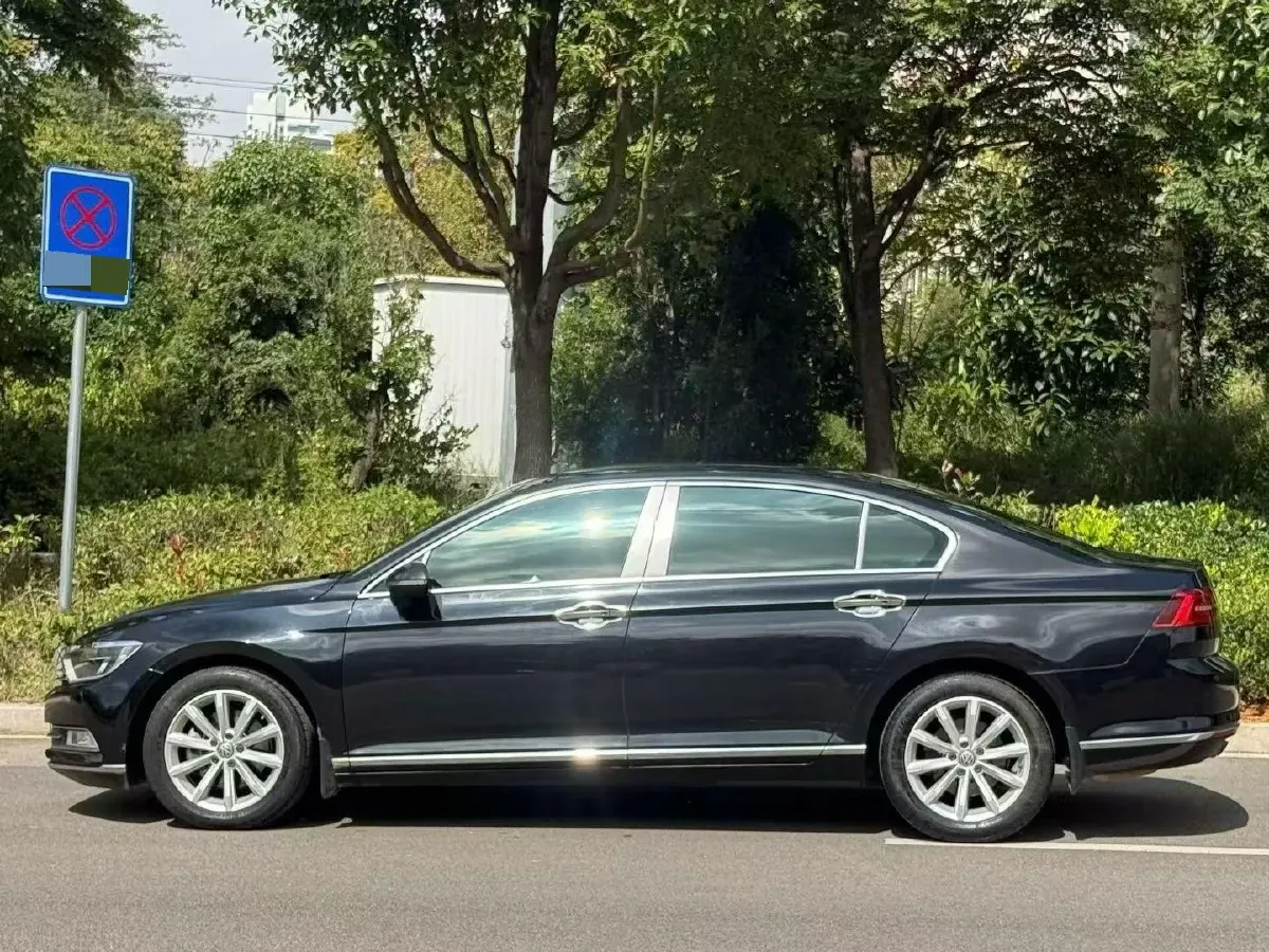 2018 Volkswagen Magotan 1.8T 180HP L4 7DCT,autocango,china used car exporter,china ev exporter,chinese used car exporter,chinese used ev exporter