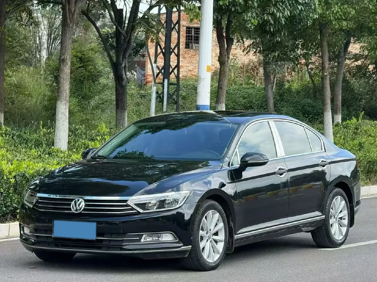 2018 Volkswagen Magotan 1.8T 180HP L4 7DCT,autocango,china used car exporter,china ev exporter,chinese used car exporter,chinese used ev exporter