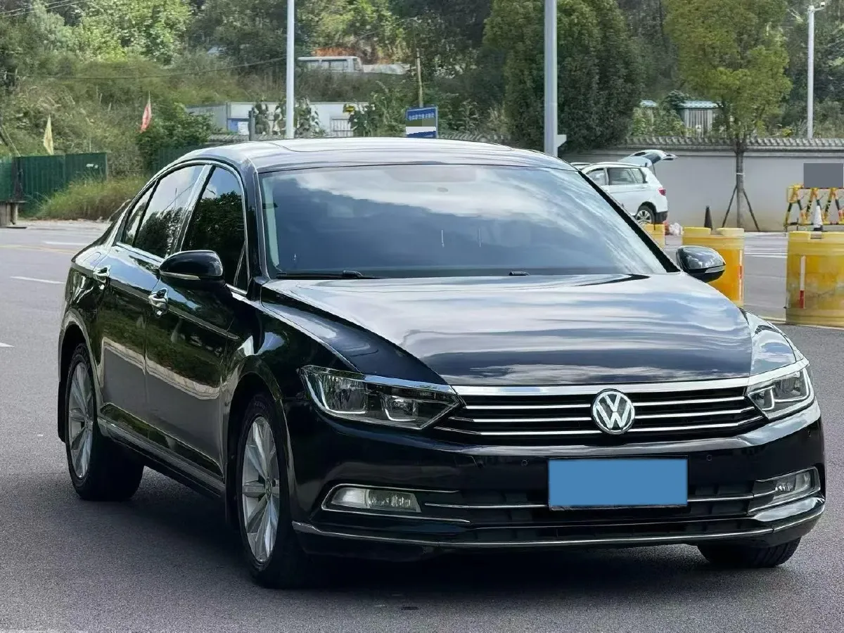 2018 Volkswagen Magotan 1.8T 180HP L4 7DCT,autocango,china used car exporter,china ev exporter,chinese used car exporter,chinese used ev exporter