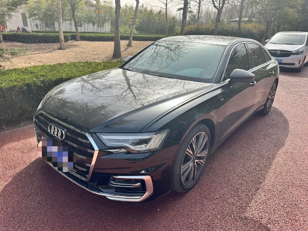 2025 Audi A6L 2.0T 245HP L4 7DCT,autocango,china used car exporter,china ev exporter,chinese used car exporter,chinese used ev exporter