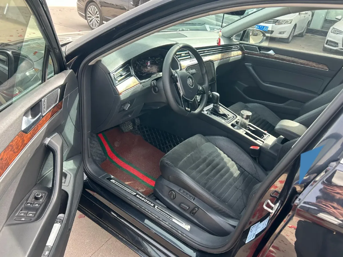 2018 Volkswagen Magotan 1.8T 180HP L4 7DCT,autocango,china used car exporter,china ev exporter,chinese used car exporter,chinese used ev exporter