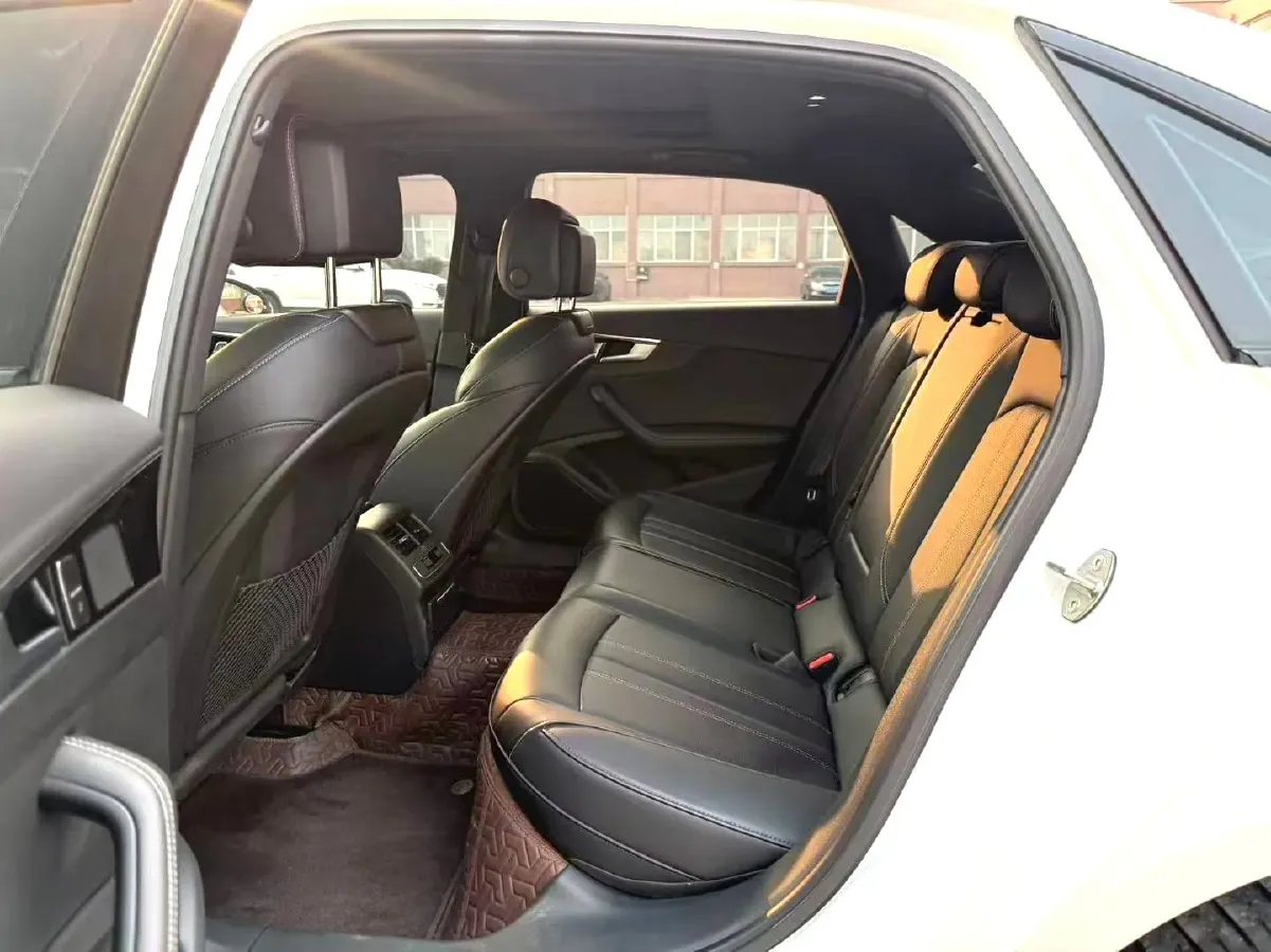2024 Audi A4L 2.0T 190HP L4 7DCT,autocango,china used car exporter,china ev exporter,chinese used car exporter,chinese used ev exporter