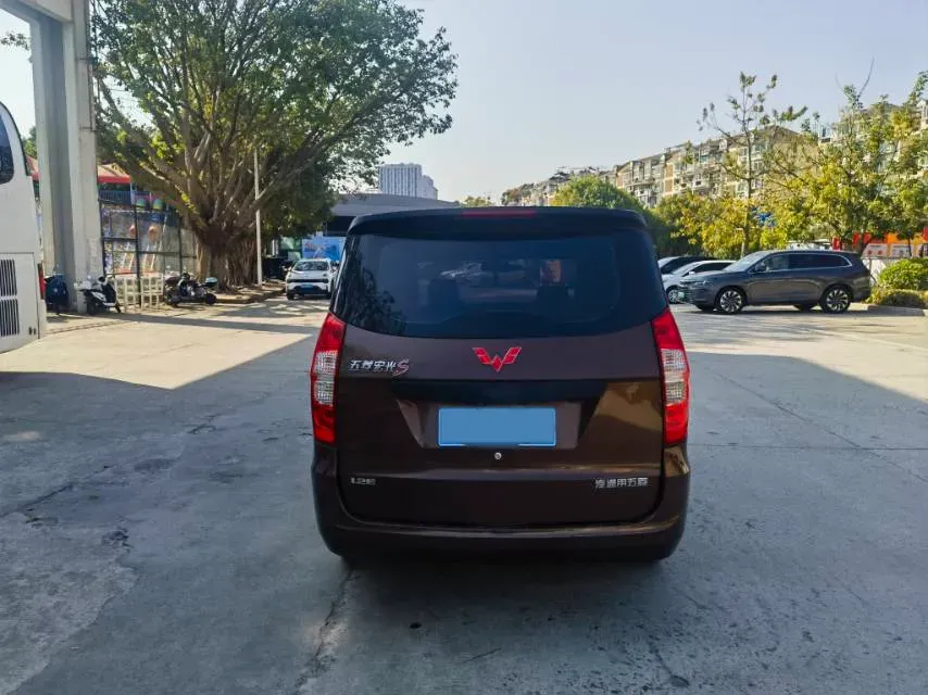 2020 WuLing HongGuang V 1.2L 76HP L4 5MT,autocango,china used car exporter,china ev exporter,chinese used car exporter,chinese used ev exporter