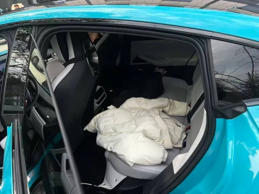 2024 MI SU7 BEV 73.6KWH,autocango,china used car exporter,china ev exporter,chinese used car exporter,chinese used ev exporter