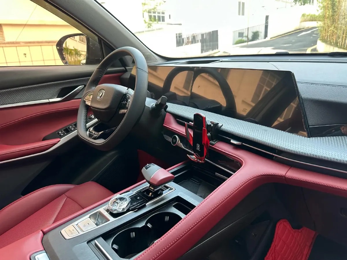 2022 ChangAn CS75 Plus 2.0T 233HP L4 8AT,autocango,china used car exporter,china ev exporter,chinese used car exporter,chinese used ev exporter