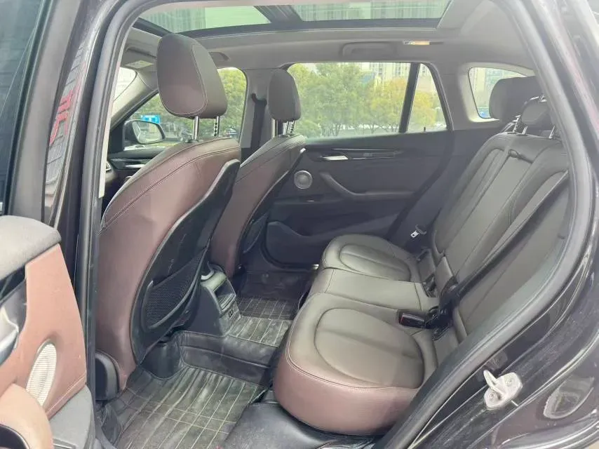 2021 BMW X1 1.5T 140HP L3 7DCT,autocango,china used car exporter,china ev exporter,chinese used car exporter,chinese used ev exporter