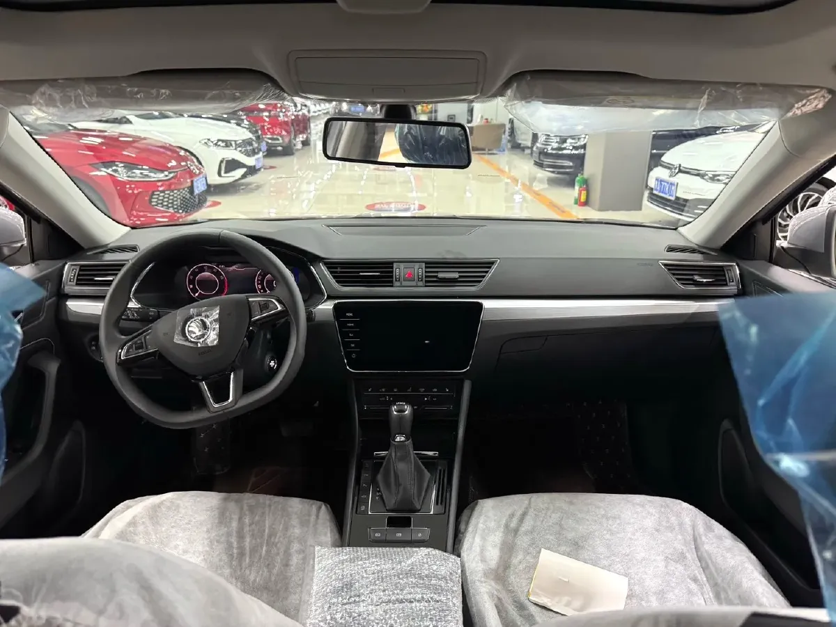 2024 Skoda Superb 1.4T 150HP L4 7DCT,autocango,china used car exporter,china ev exporter,chinese used car exporter,chinese used ev exporter