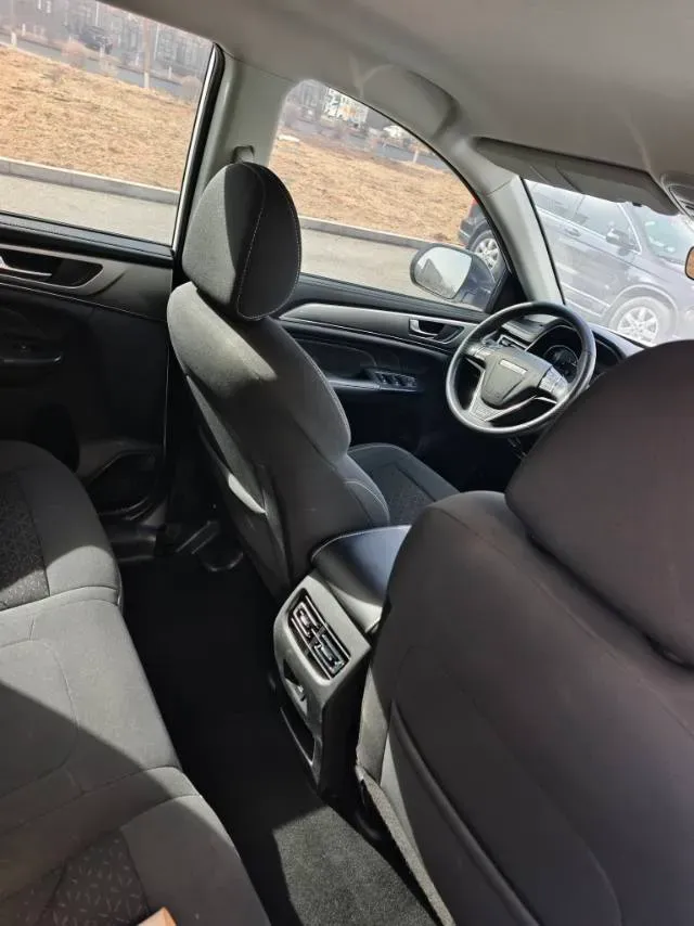 2021 Haval M6 1.5T 150HP L4 7DCT,autocango,china used car exporter,china ev exporter,chinese used car exporter,chinese used ev exporter