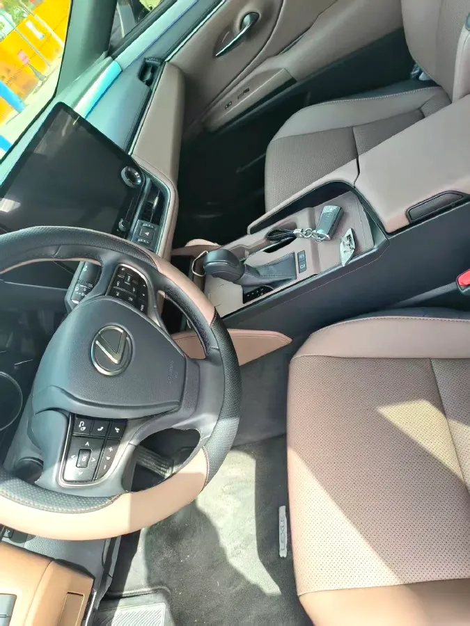 2025 Lexus ES 2.0L 173HP L4 CVT,autocango,china used car exporter,china ev exporter,chinese used car exporter,chinese used ev exporter