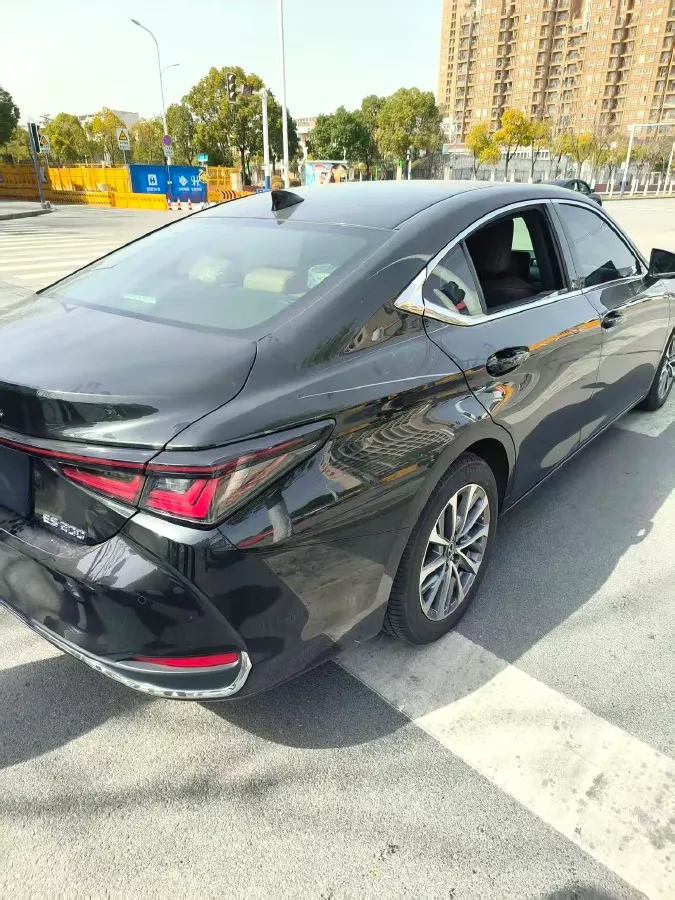 2025 Lexus ES 2.0L 173HP L4 CVT,autocango,china used car exporter,china ev exporter,chinese used car exporter,chinese used ev exporter