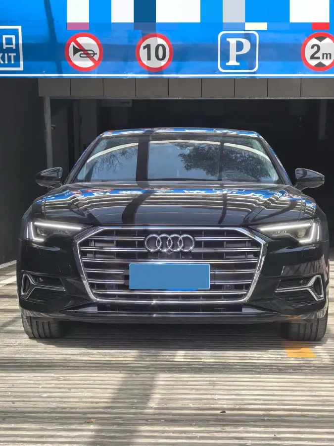 2024 Audi A6L 2.0T 245HP L4 7DCT,autocango,china used car exporter,china ev exporter,chinese used car exporter,chinese used ev exporter