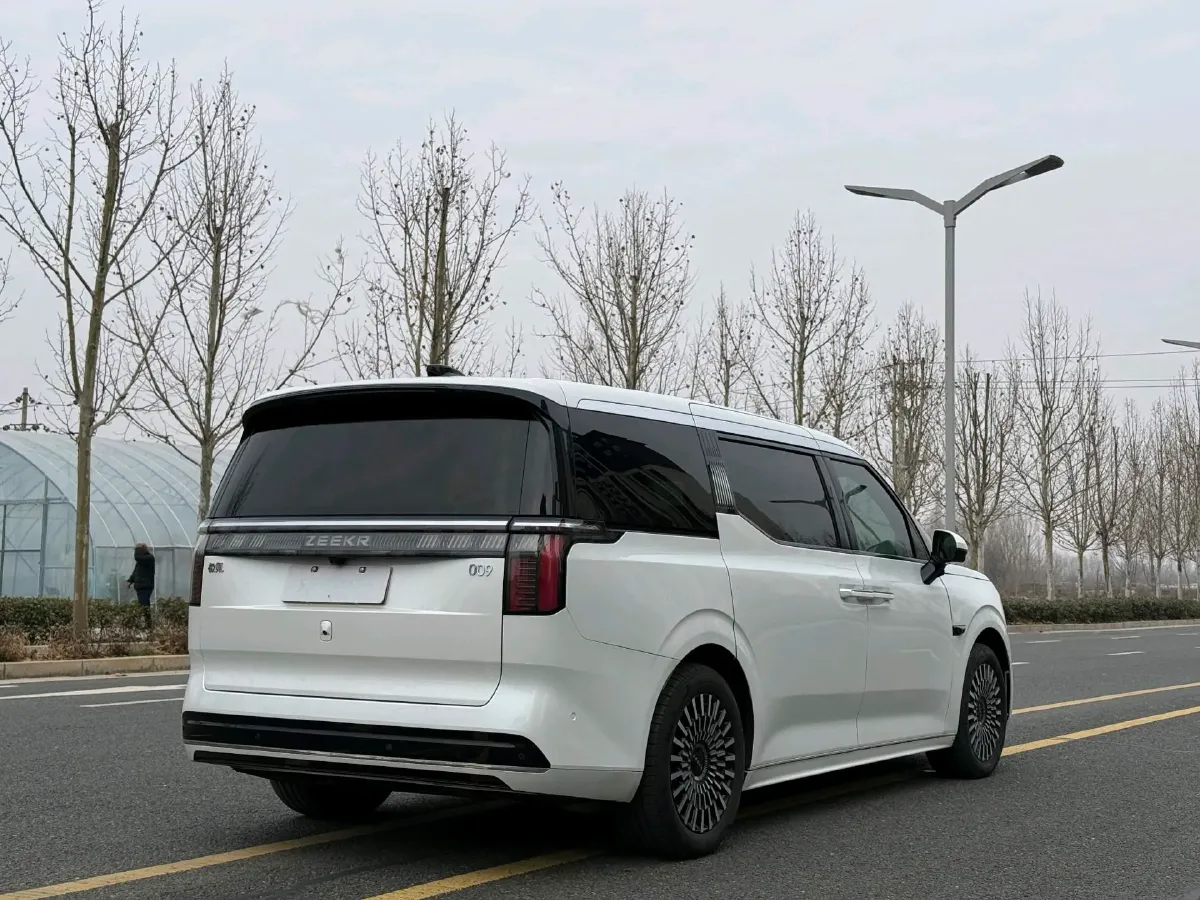 2022 Zeekr 009 BEV 116KWH,autocango,china used car exporter,china ev exporter,chinese used car exporter,chinese used ev exporter