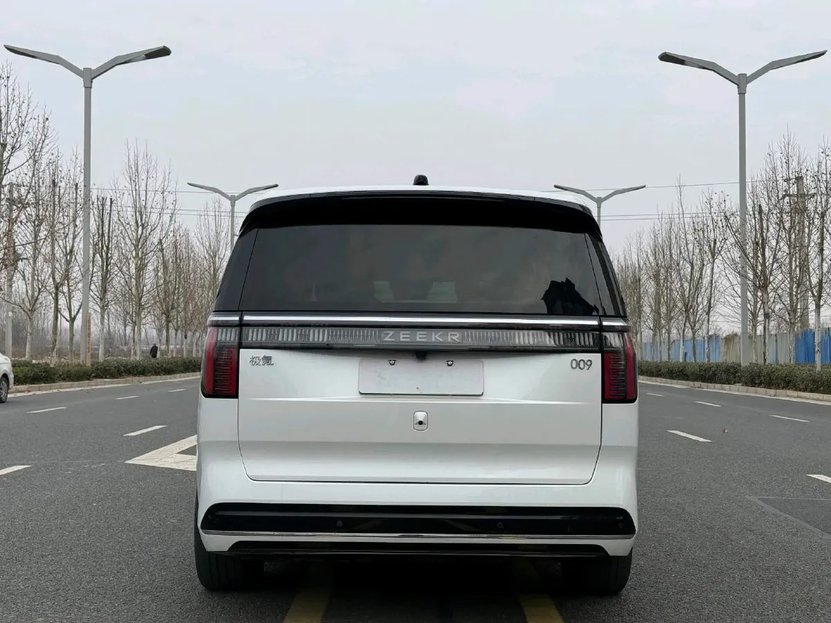 2022 Zeekr 009 BEV 116KWH,autocango,china used car exporter,china ev exporter,chinese used car exporter,chinese used ev exporter