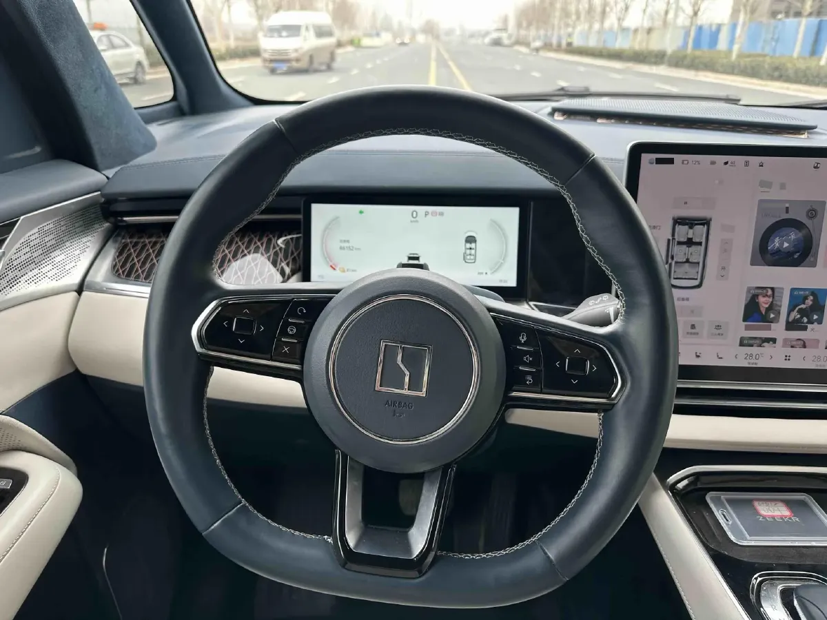 2022 Zeekr 009 BEV 116KWH,autocango,china used car exporter,china ev exporter,chinese used car exporter,chinese used ev exporter