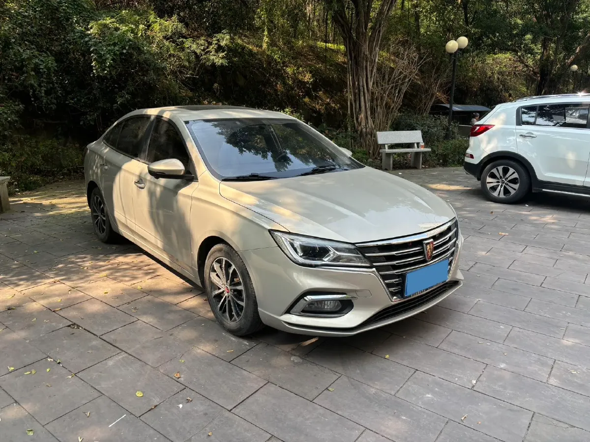 2020 Roewe i5 1.5L 120HP L4 CVT,autocango,china used car exporter,china ev exporter,chinese used car exporter,chinese used ev exporter