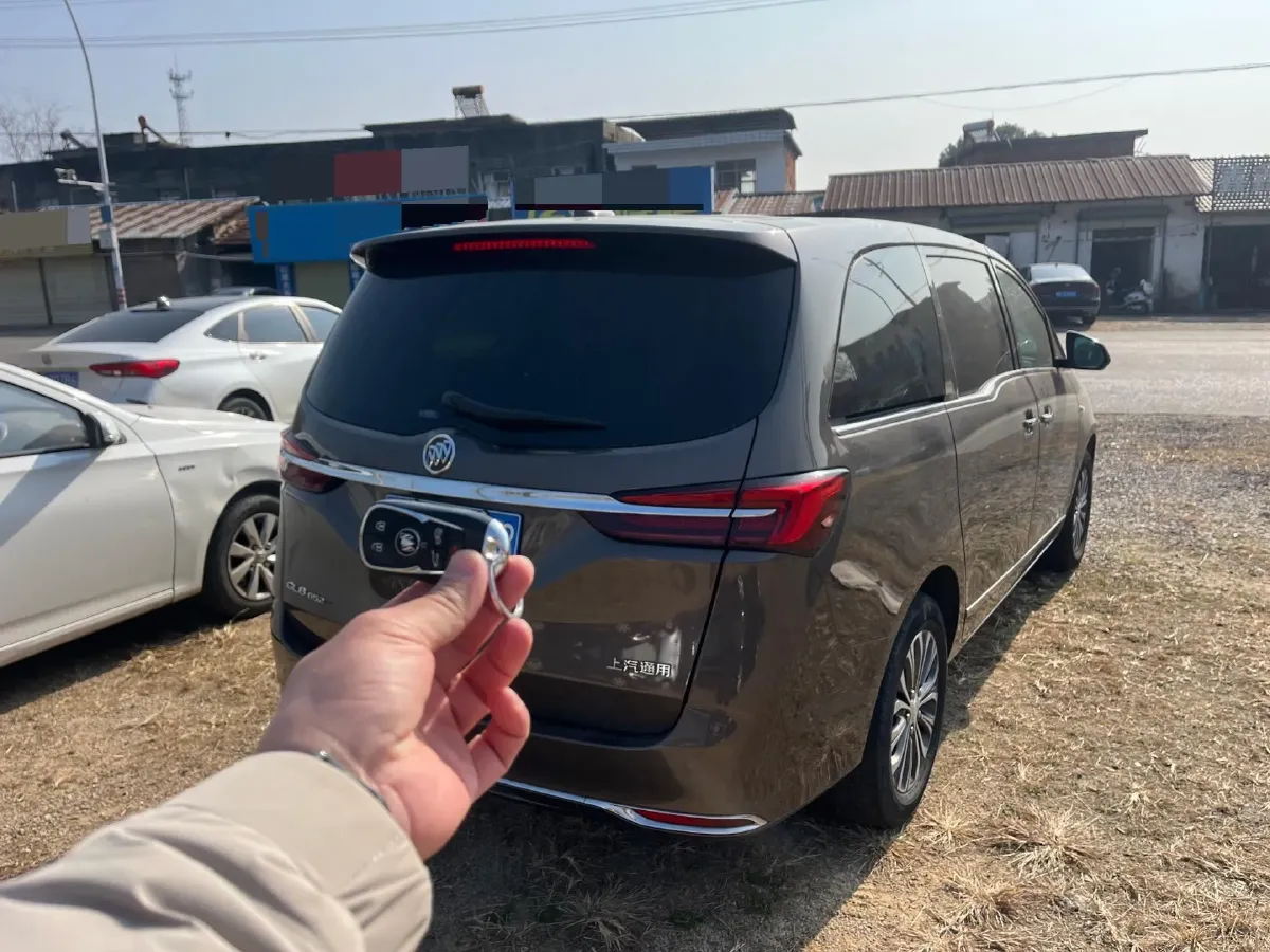 2022 Buick GL8 2.0T 237HP L4 9AT,autocango,china used car exporter,china ev exporter,chinese used car exporter,chinese used ev exporter