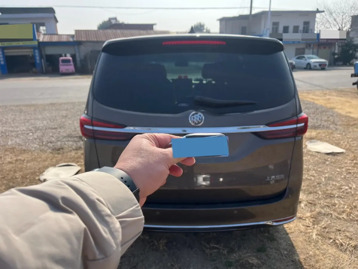 2022 Buick GL8 2.0T 237HP L4 9AT,autocango,china used car exporter,china ev exporter,chinese used car exporter,chinese used ev exporter