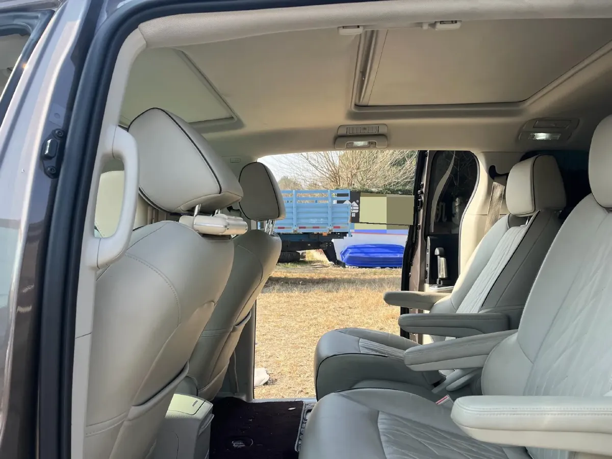 2022 Buick GL8 2.0T 237HP L4 9AT,autocango,china used car exporter,china ev exporter,chinese used car exporter,chinese used ev exporter