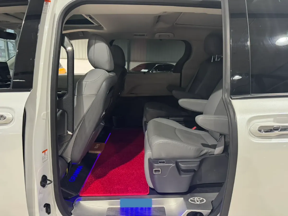 2023 Toyota Granvia 2.5L 189HP L4 E-CVT Hybrid,autocango,china used car exporter,china ev exporter,chinese used car exporter,chinese used ev exporter