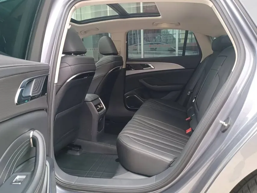 2023 HongQi H5 2.0T 224HP L4 8AT,autocango,china used car exporter,china ev exporter,chinese used car exporter,chinese used ev exporter